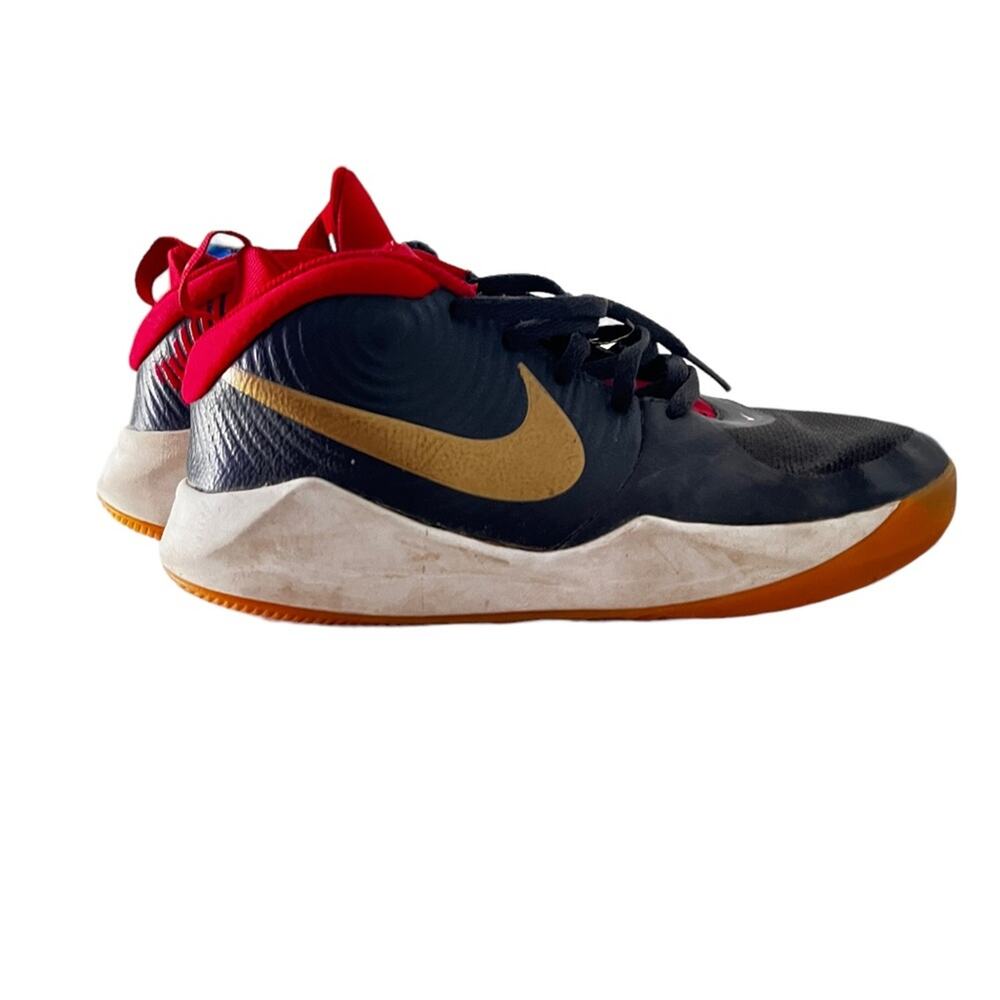 Nike Team Hustle Sneakers